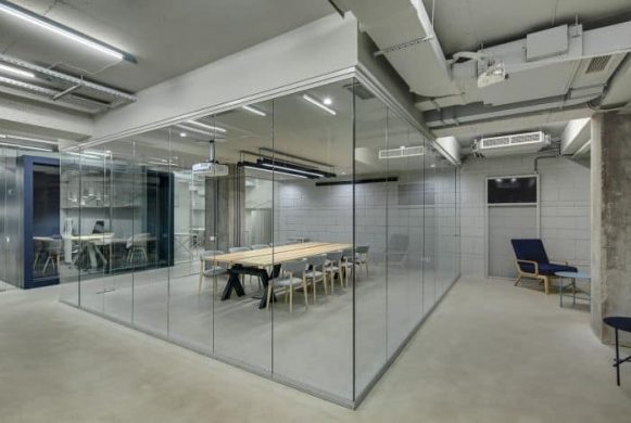 toughened-glass-partitions-for-office